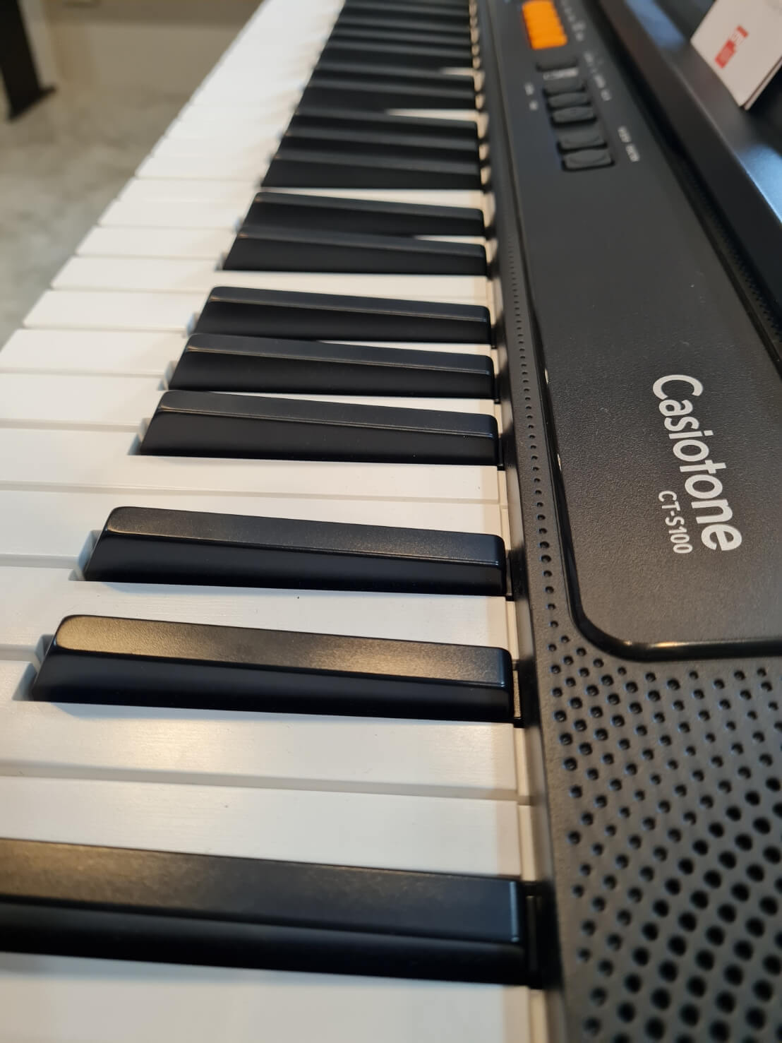 Casio CT-S100